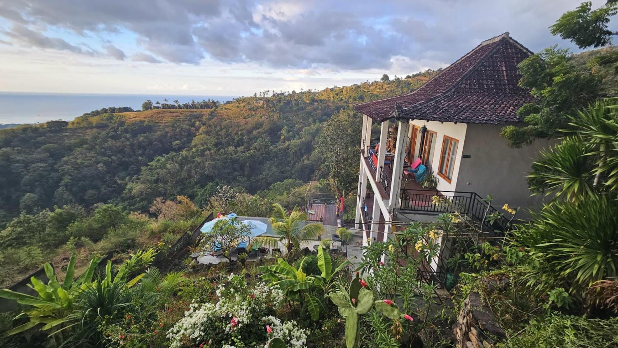 Liri Villa - Ocean, Hills, Valley View โลวินา ภายนอก รูปภาพ