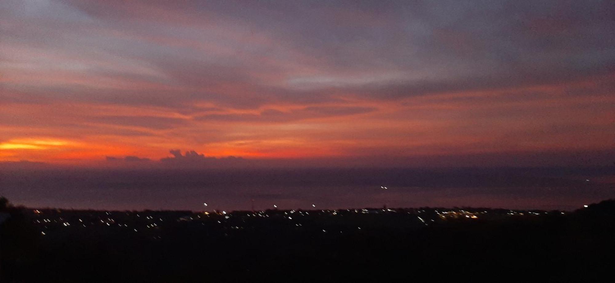 Liri Villa - Ocean, Hills, Valley View โลวินา ภายนอก รูปภาพ